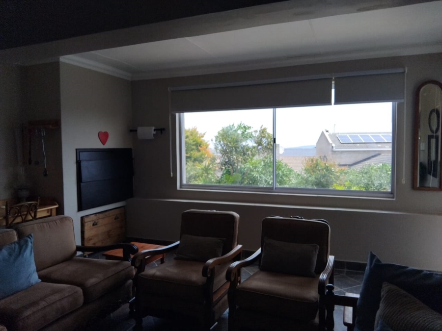 5 Bedroom Property for Sale in Myburgh Park Western Cape